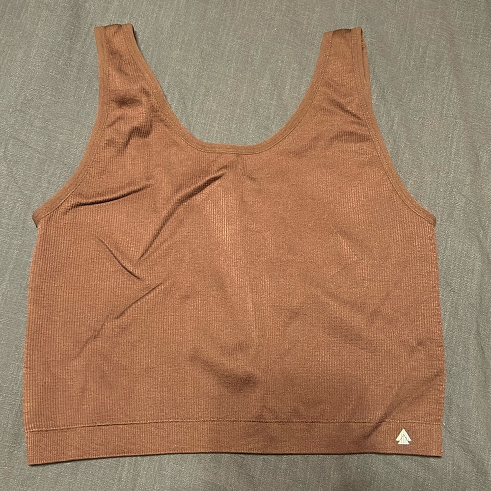 NWT CALI sports top size L